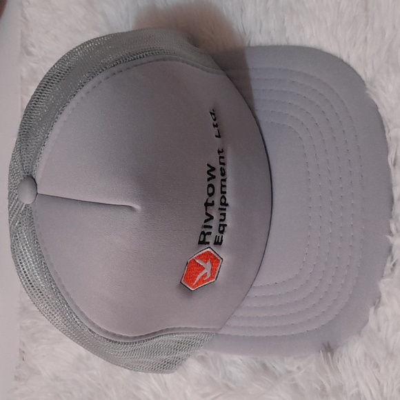 ๐ Vintage Rivtow Trucker Hat - Picture 4 of 8